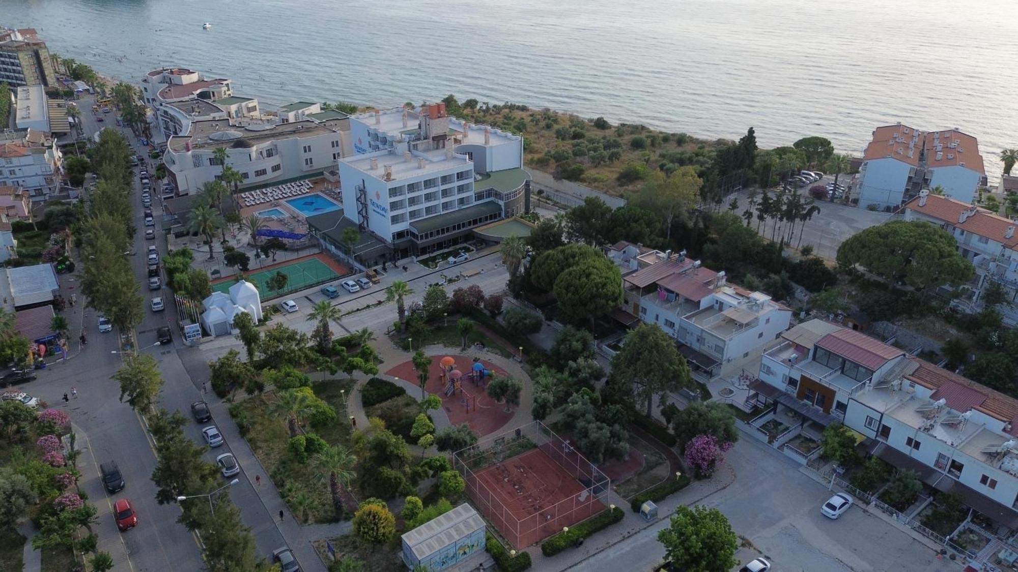 Ada Newday Resort Hotel คูซาดาซี ภายนอก รูปภาพ