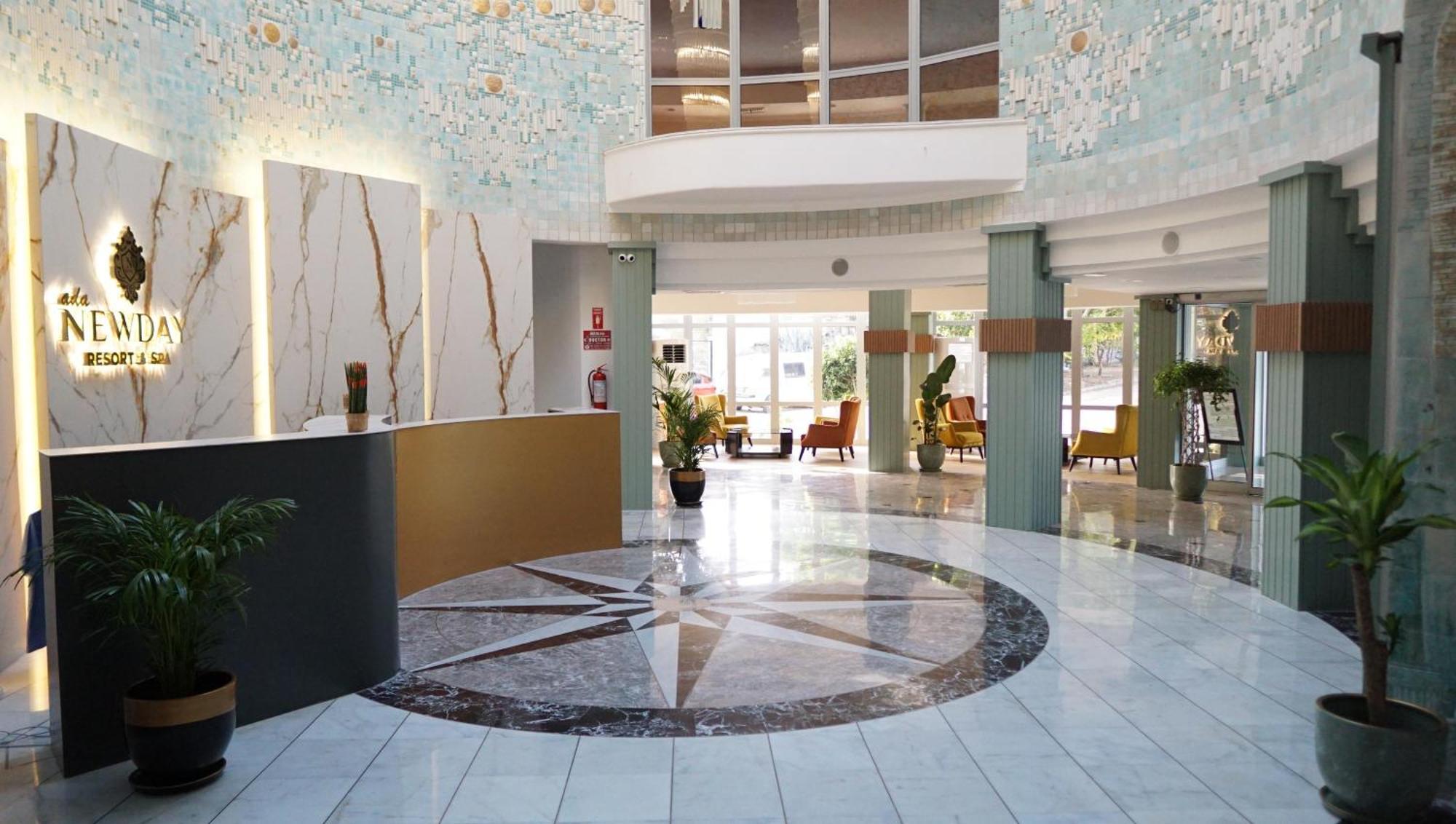 Ada Newday Resort Hotel คูซาดาซี ภายนอก รูปภาพ