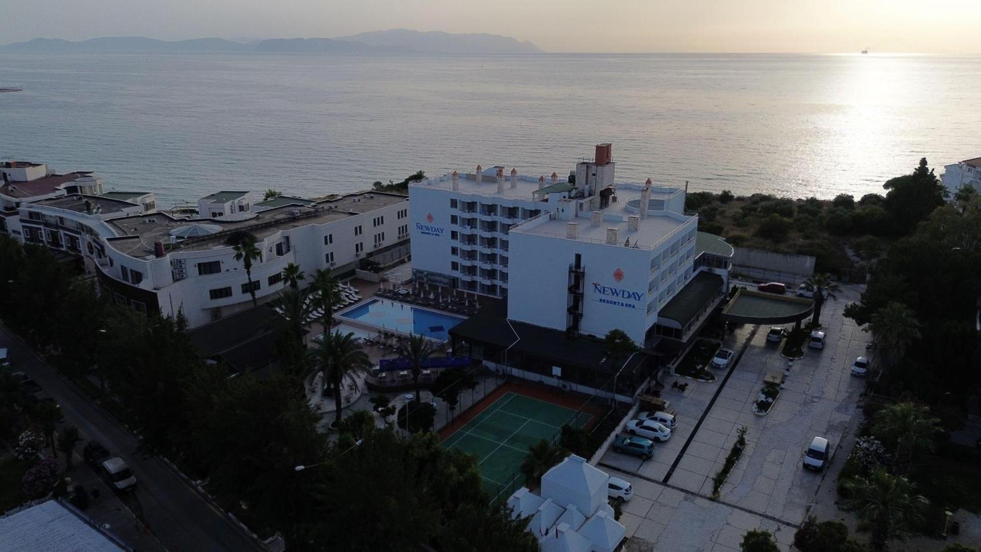 Ada Newday Resort Hotel คูซาดาซี ภายนอก รูปภาพ