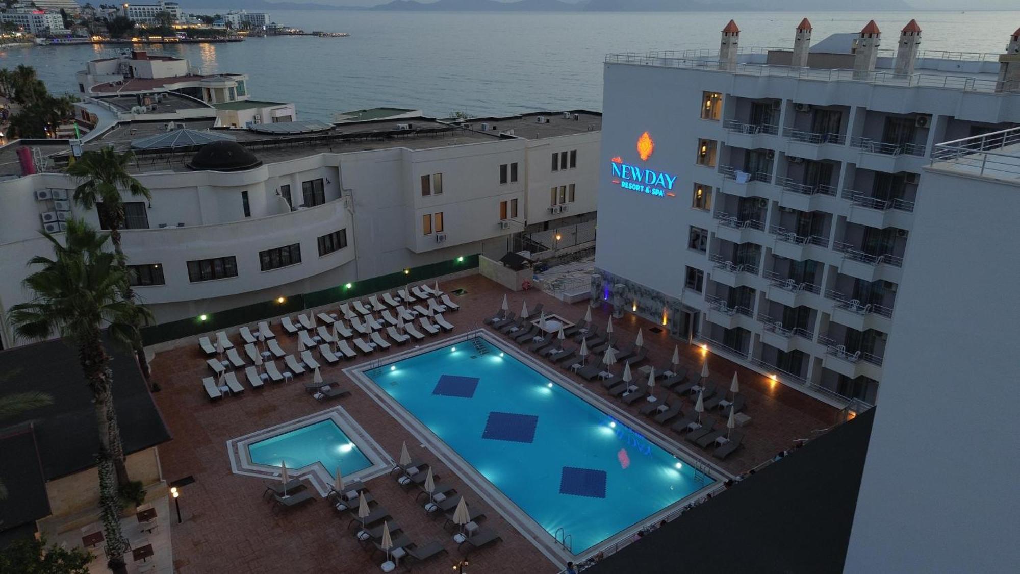 Ada Newday Resort Hotel คูซาดาซี ภายนอก รูปภาพ