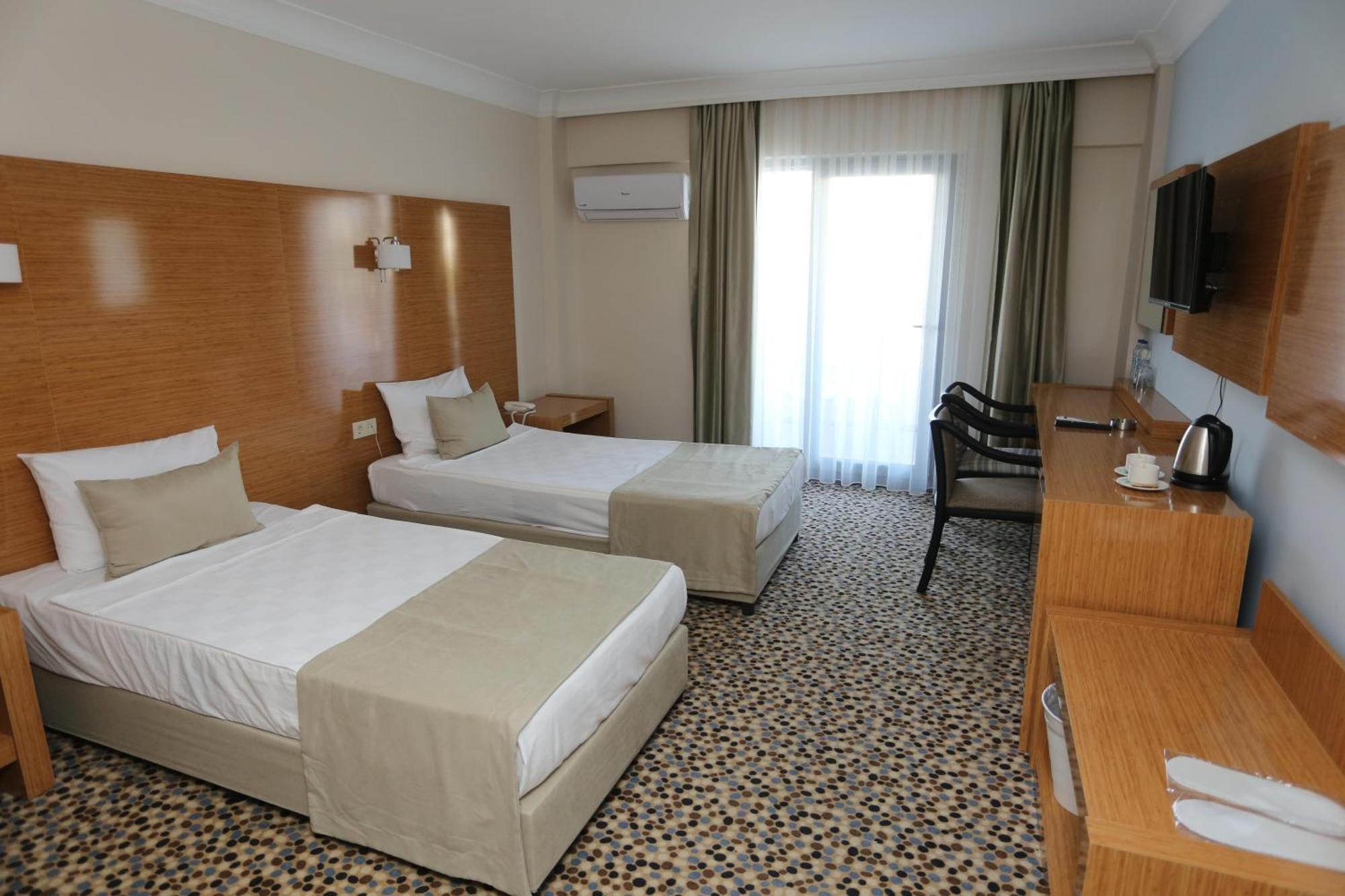 Ada Newday Resort Hotel คูซาดาซี ภายนอก รูปภาพ